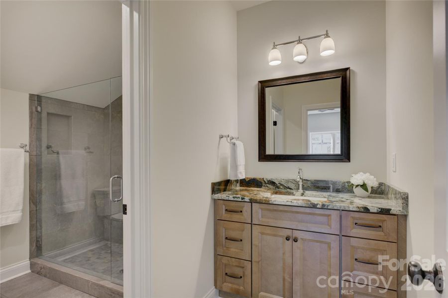 full bath for bedroom 3