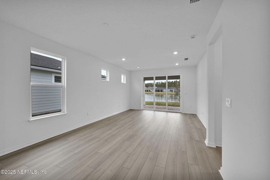 Spacious, unfurnished interior of a new home in , Yulee (Image 20).