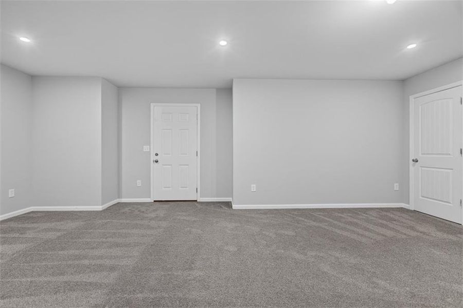 Spacious, unfurnished interior of a new home in , Eastanollee (Image 49).
