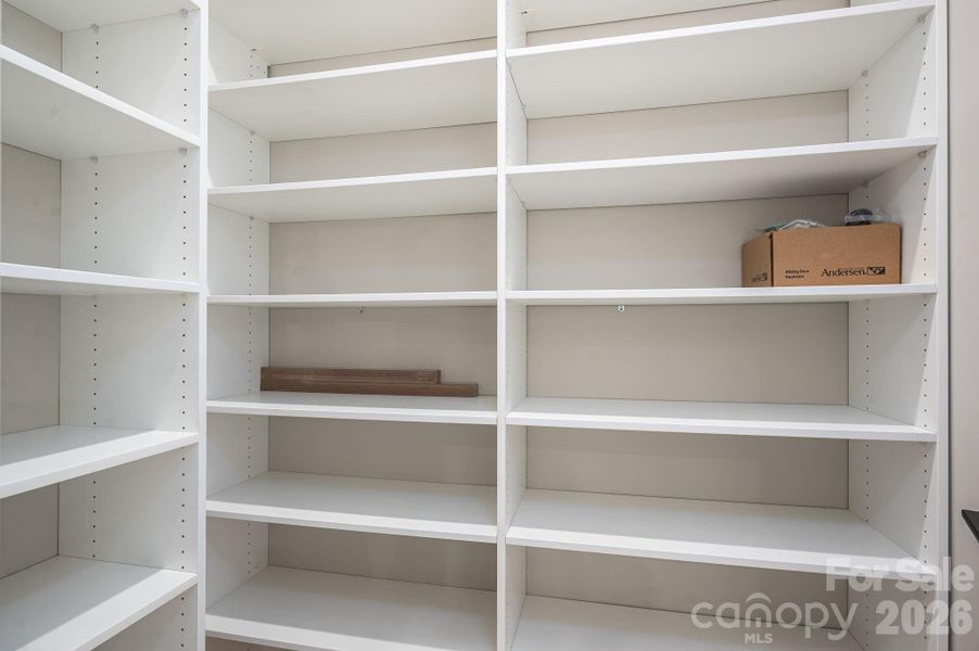 Walk in pantry