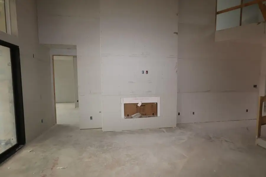 Spacious, unfurnished interior of a new home in The Woodlands Hills 70’, Willis (Image 6).