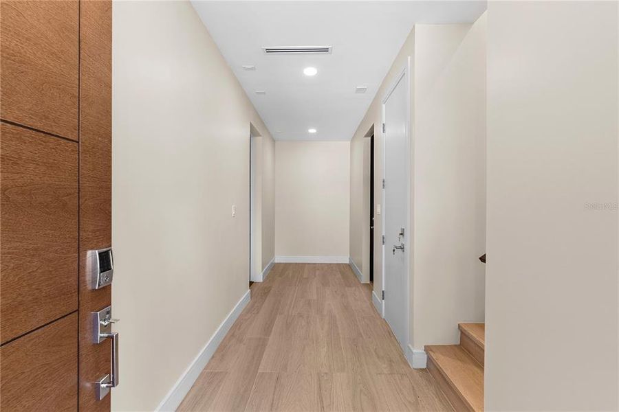 Spacious, unfurnished interior of a new home in , Oldsmar (Image 20).