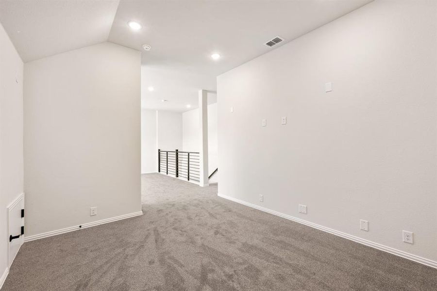 Spacious, unfurnished interior of a new home in Villages of Walnut Grove, Midlothian (Image 12).