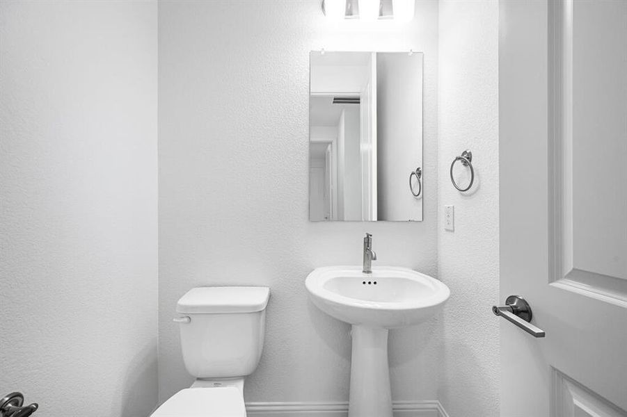 1408 Holly Trail ~ Ready Now!