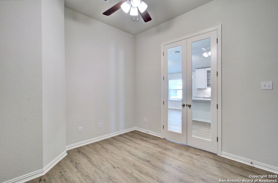Spacious, unfurnished interior of a new home in Veranda, San Antonio (Image 29).