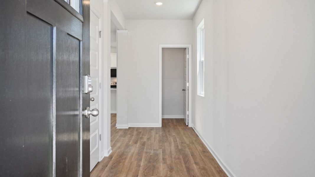 Spacious, unfurnished interior of a new home in Shoal Creek, Hampton (Image 10).