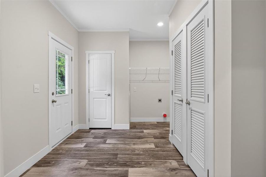 Spacious, unfurnished interior of a new home in , Waleska (Image 30).