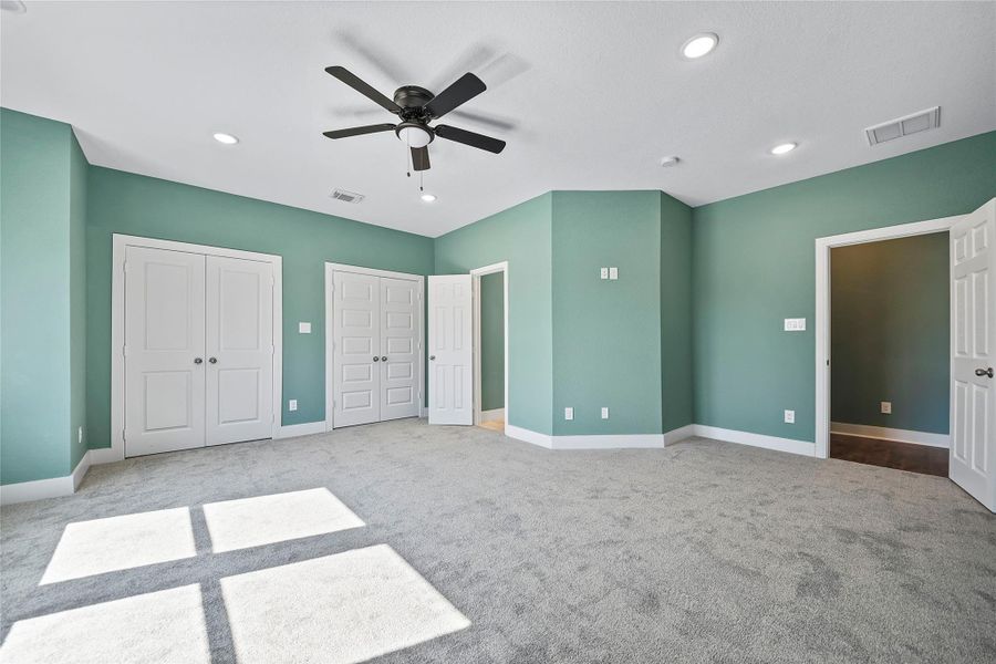 Spacious, unfurnished interior of a new home in , Houston (Image 7).