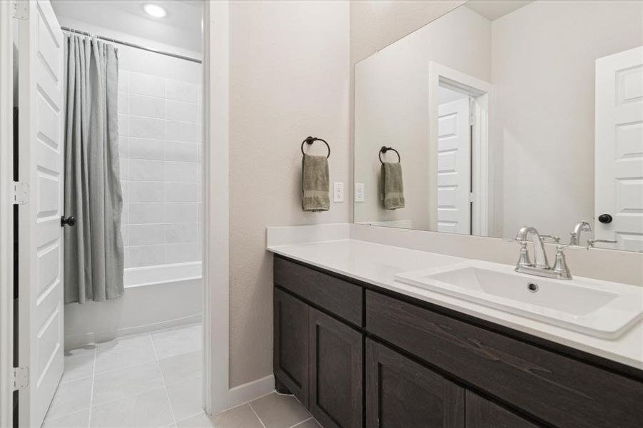 Furnished interior view inside a new home in Creekside, Royse City (Image 32).