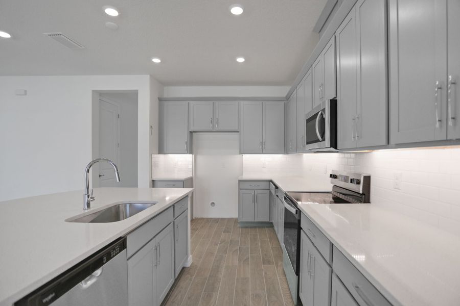 5br New Home in Land O Lakes, FL. - Slide 16 5br New Home in Land O Lakes, FL. - Slide 16