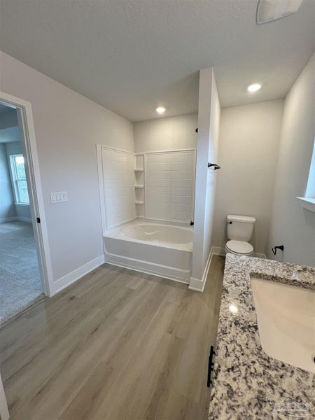 Spacious, unfurnished interior of a new home in Allison Acres, Cantonment (Image 13).