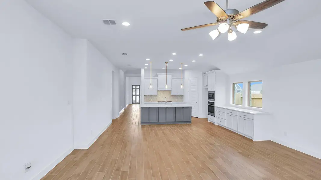 Spacious, unfurnished interior of a new home in Escondido, Magnolia (Image 14). Spacious, unfurnished interior of a new home in Escondido, Magnolia (Image 14).