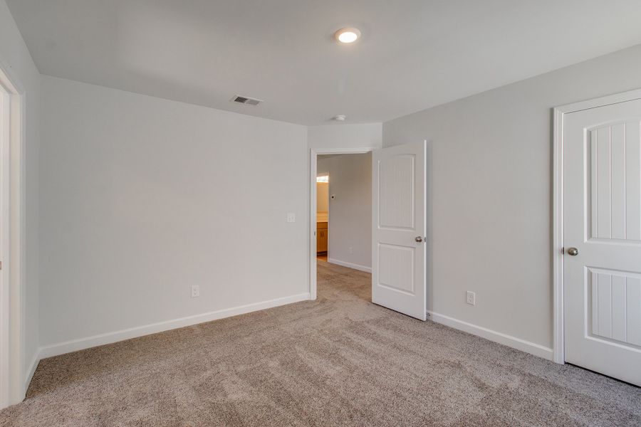 Spacious, unfurnished interior of a new home in Pebble Branch, Chapin (Image 40). Spacious, unfurnished interior of a new home in Pebble Branch, Chapin (Image 40).