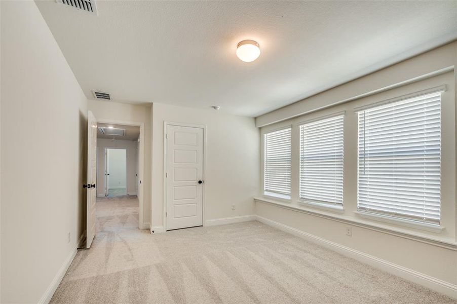 Spacious, unfurnished interior of a new home in Sierra Vista at Kelly Ranch, Aledo (Image 27).