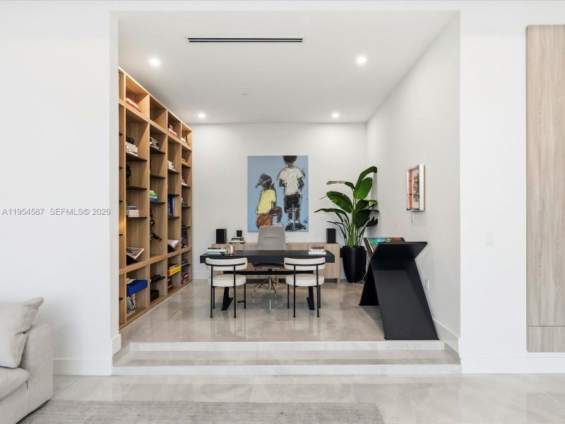 Furnished interior view inside a new home in , Plantation (Image 11).