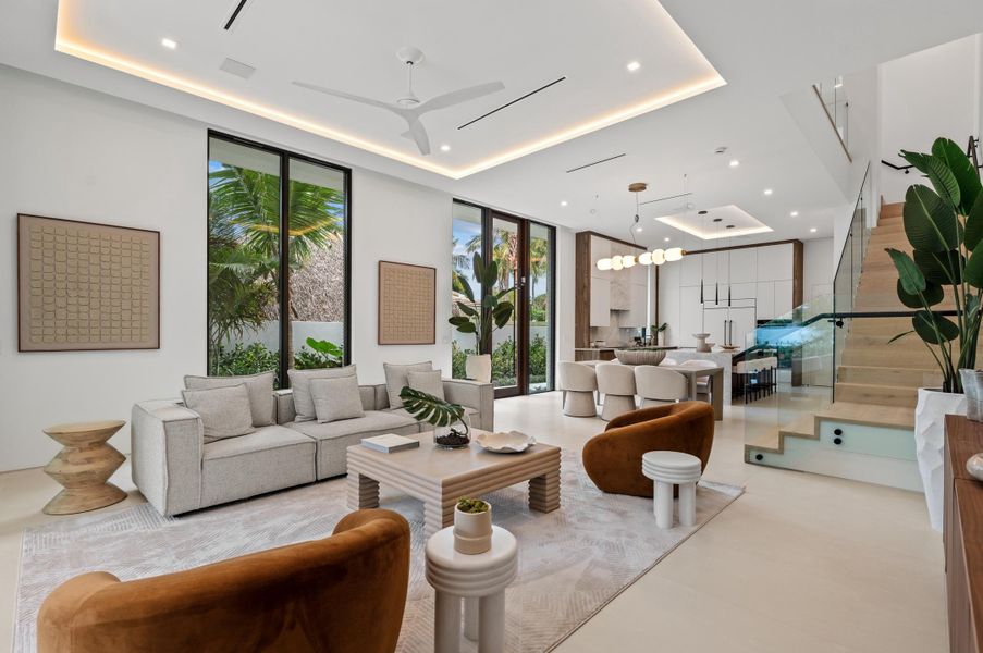 mls_LIVING_LEFT_LOOKING_OUT_DT