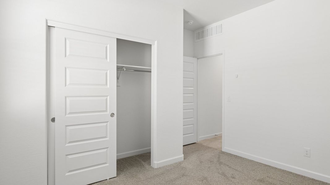 Spacious, unfurnished interior of a new home in Quail Ranch, San Tan Valley (Image 22). Spacious, unfurnished interior of a new home in Quail Ranch, San Tan Valley (Image 22).