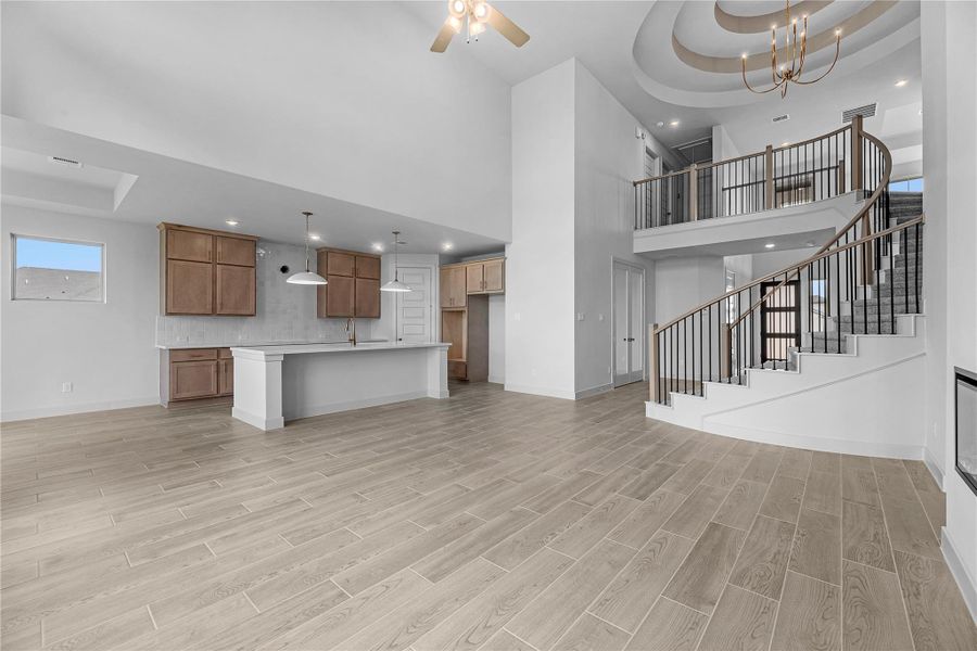 Representative image. Features, selections and colors may vary.