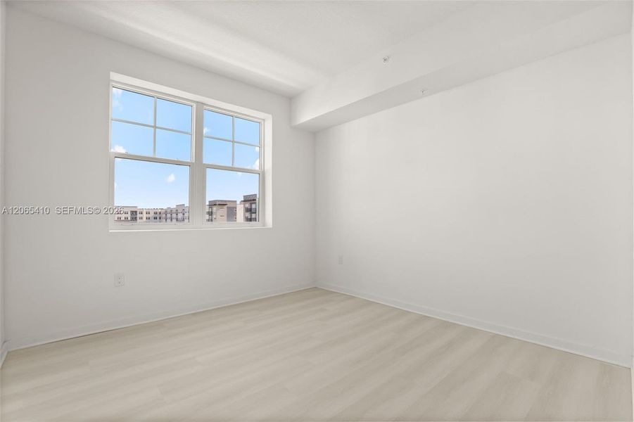 Spacious, unfurnished interior of a new home in , Orlando (Image 38).