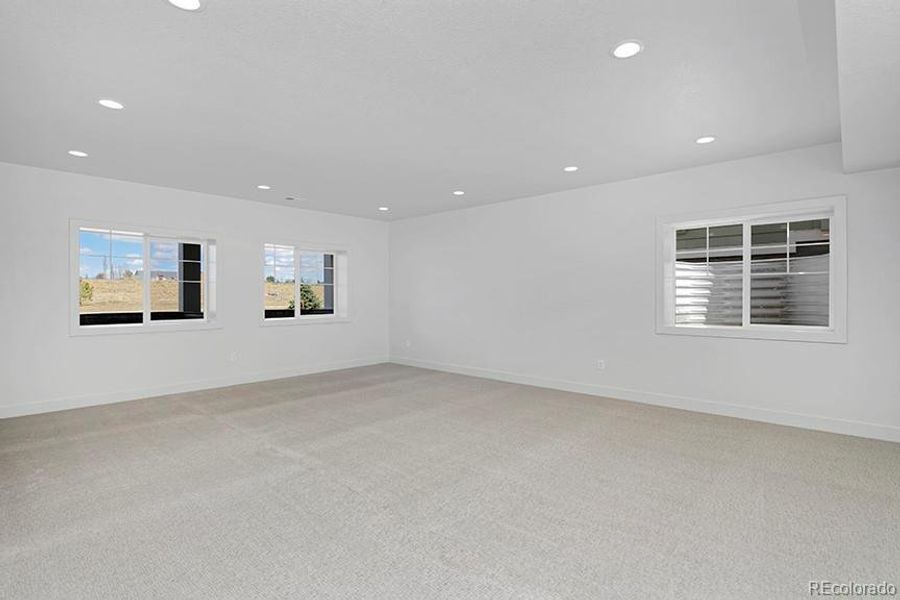 Spacious, unfurnished interior of a new home in , Fort Collins (Image 18).