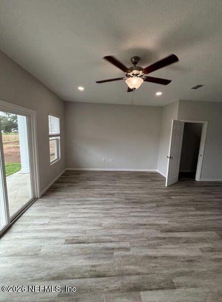 Spacious, unfurnished interior of a new home in , Jacksonville (Image 12).
