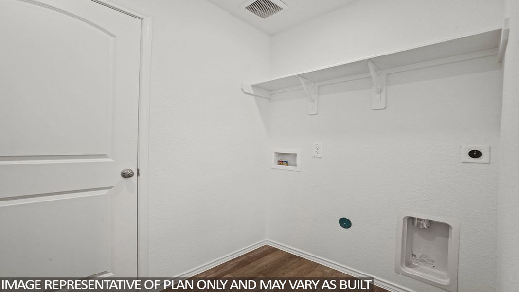 Spacious, unfurnished interior of a new home in Cypress Green, Tomball (Image 16). Spacious, unfurnished interior of a new home in Cypress Green, Tomball (Image 16).