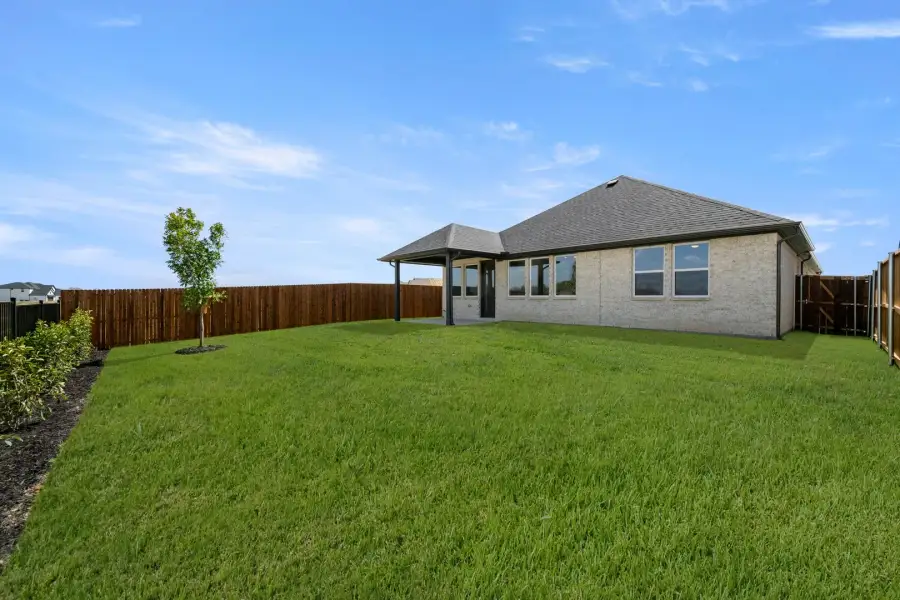 Representative exterior details of a home built from the Liberty by Rockwell Homes in Wildflower Ranch, Justin (Image 4).