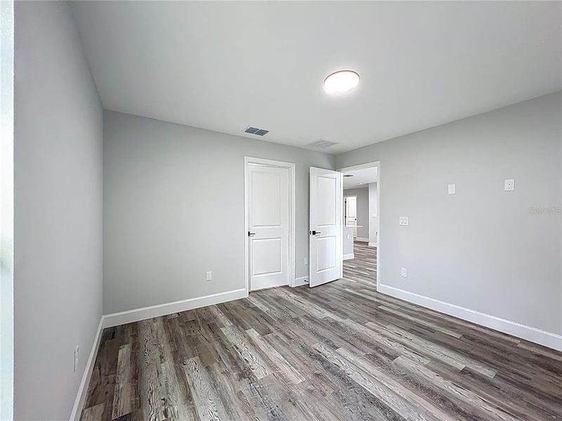 Spacious, unfurnished interior of a new home in , Ocala (Image 33).
