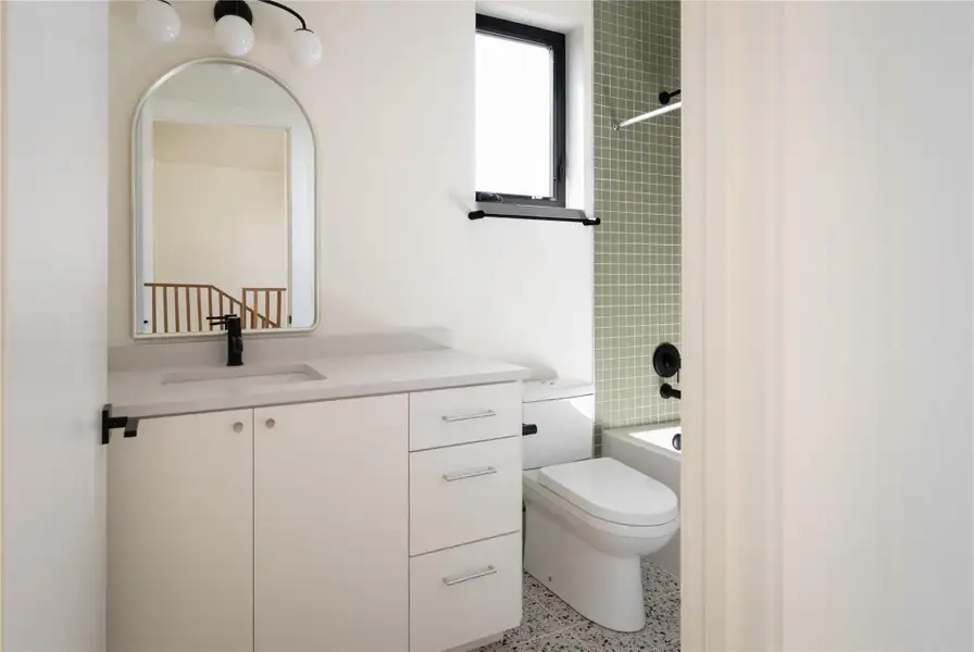 Image 6 of a home in . Image 6 of a home in .