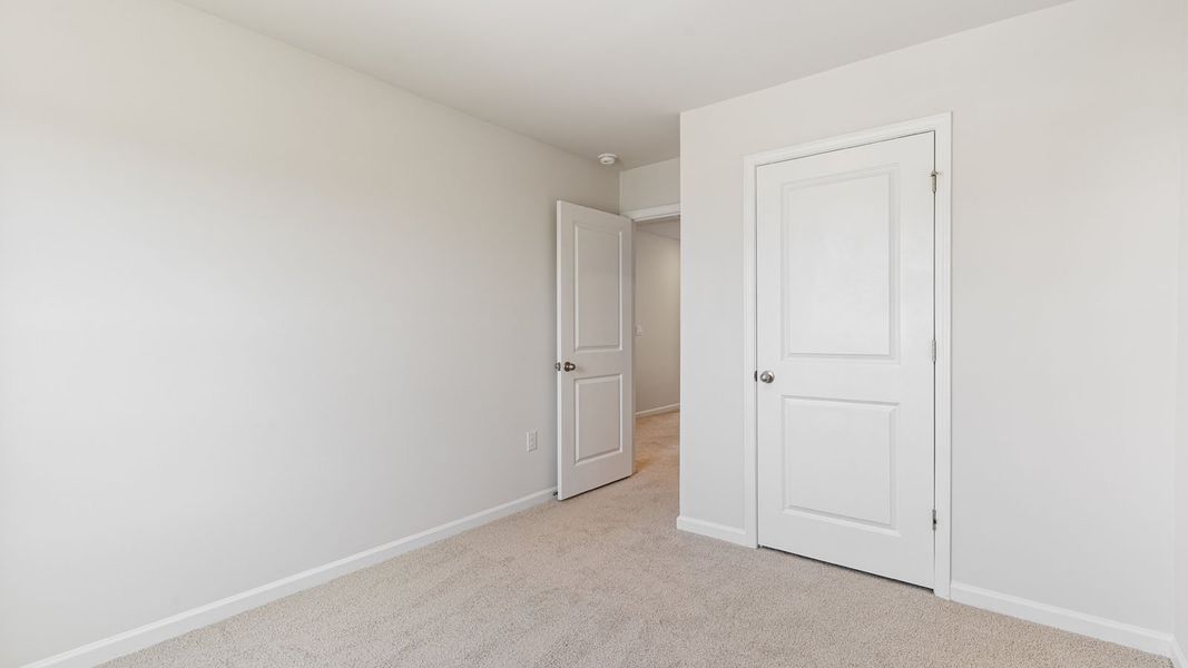 Spacious, unfurnished interior of a new home in Willow Mill, Thomasville (Image 17).