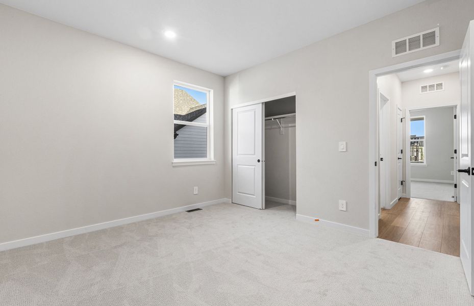 Spacious, unfurnished interior of a new home in Independence, Elizabeth (Image 21).