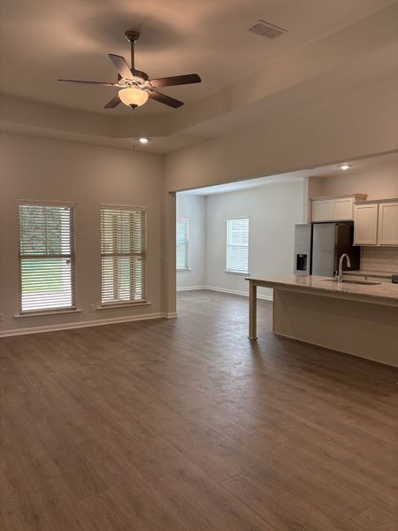 Spacious, unfurnished interior of a new home in Woodruff Cove, Murfreesboro (Image 11).