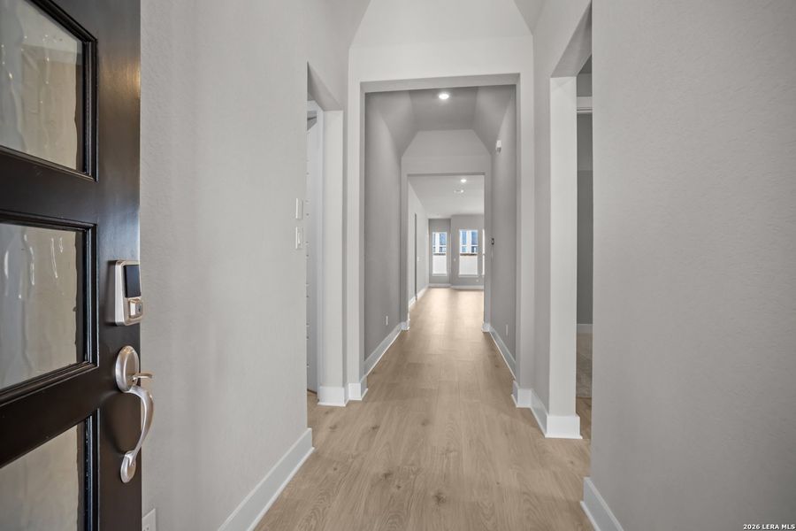 Spacious, unfurnished interior of a new home in Mayfair, New Braunfels (Image 30).
