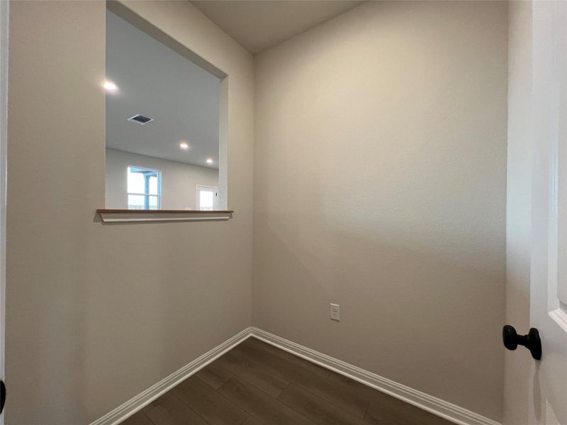 Spacious, unfurnished interior of a new home in Rolling Glen, Hutto (Image 27).