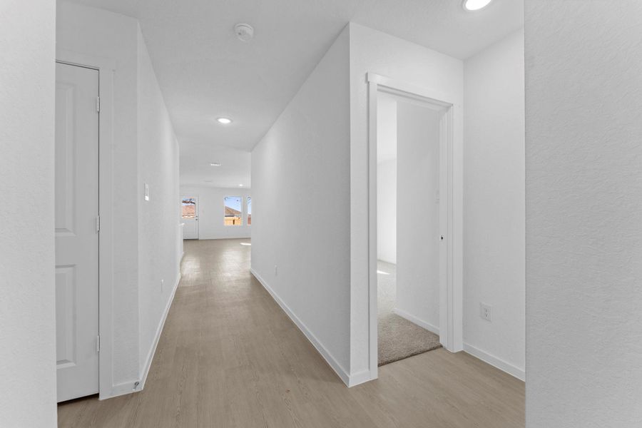 Spacious, unfurnished interior of a new home in Friendship Oaks, Fredericksburg (Image 10).