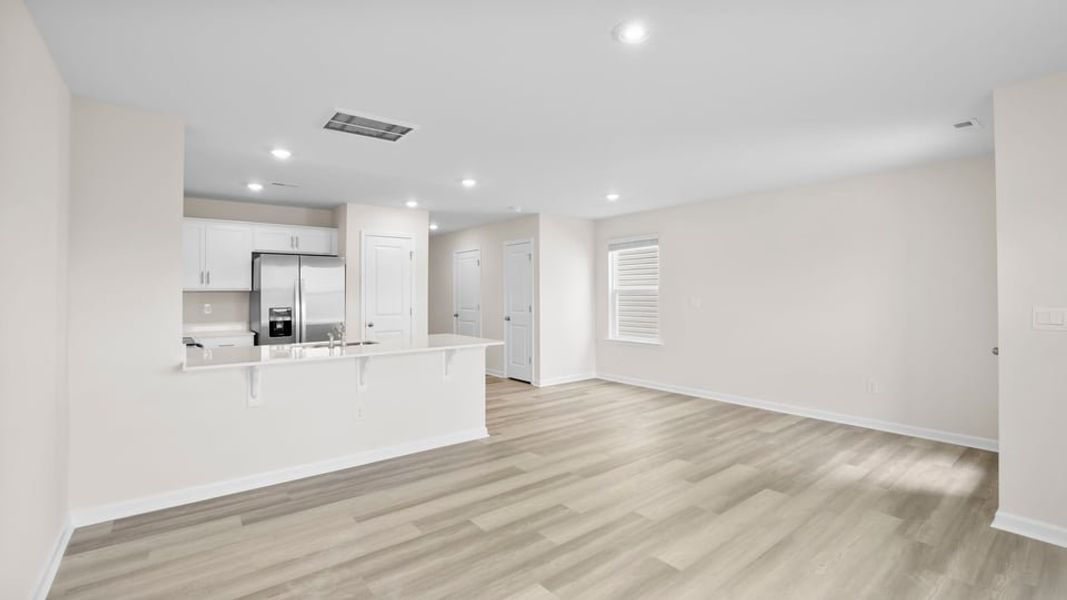Spacious, unfurnished interior of a new home in Covington Village, Greer (Image 27).