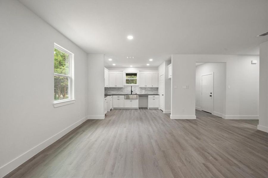 Spacious, unfurnished interior of a new home in , Tool (Image 17).