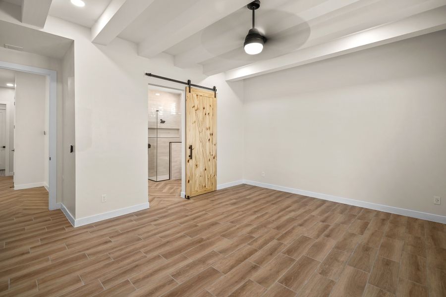 Spacious, unfurnished interior of a new home in Verdancia, El Paso (Image 33).