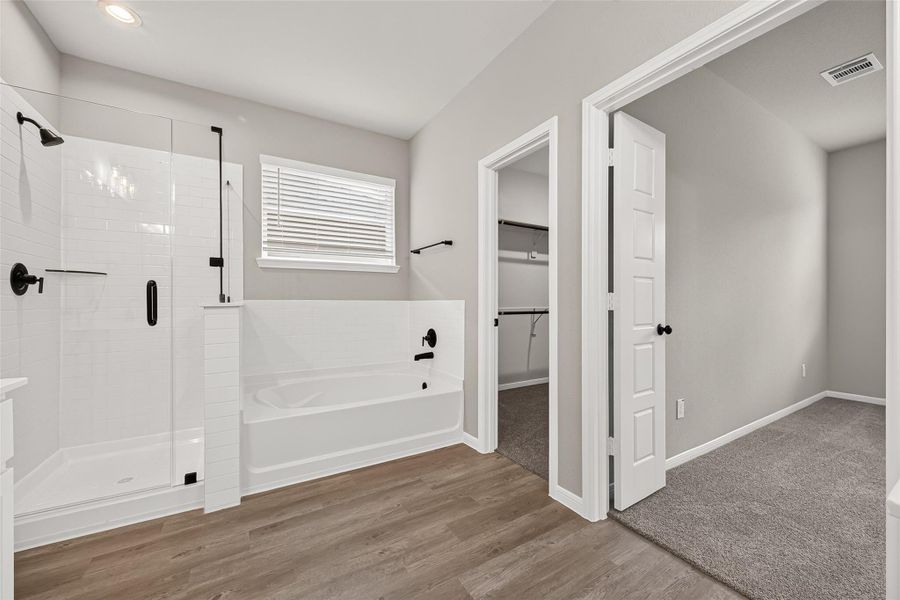 Spacious, unfurnished interior of a new home in La Segarra, Brookshire (Image 33).