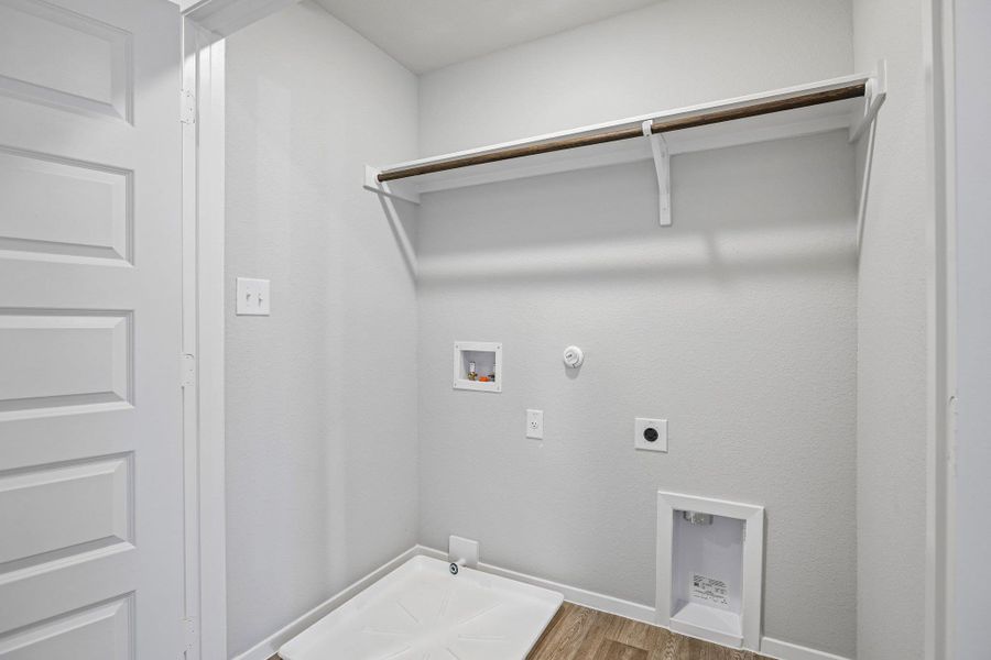 Spacious, unfurnished interior of a new home in Harvest Ridge, Elgin (Image 33).