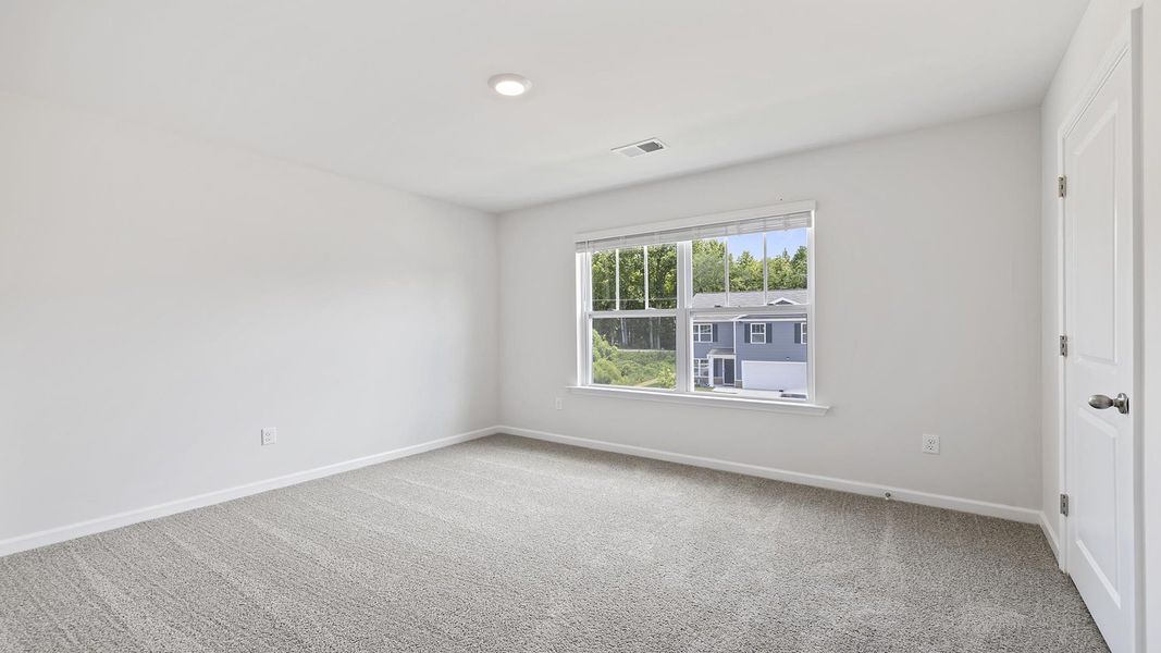 Spacious, unfurnished interior of a new home in Lakestone, Woodruff (Image 26).