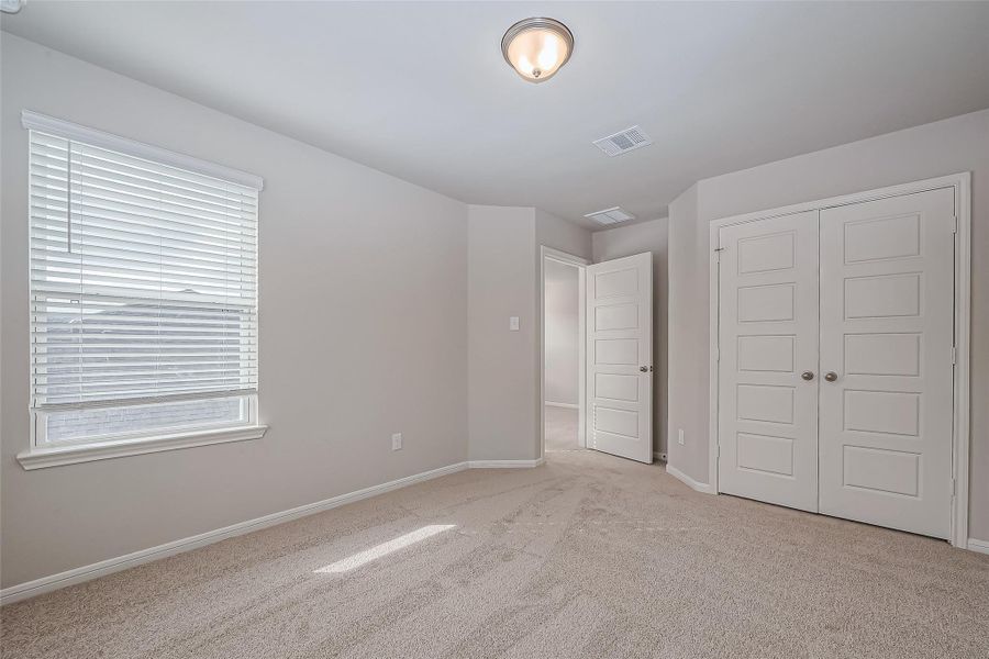 Spacious, unfurnished interior of a new home in Sunterra, Katy (Image 34). Spacious, unfurnished interior of a new home in Sunterra, Katy (Image 34).