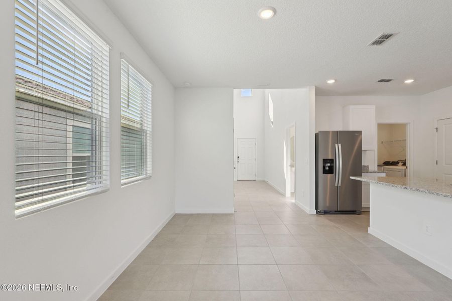 Spacious, unfurnished interior of a new home in Kings Preserve, Jacksonville (Image 11).