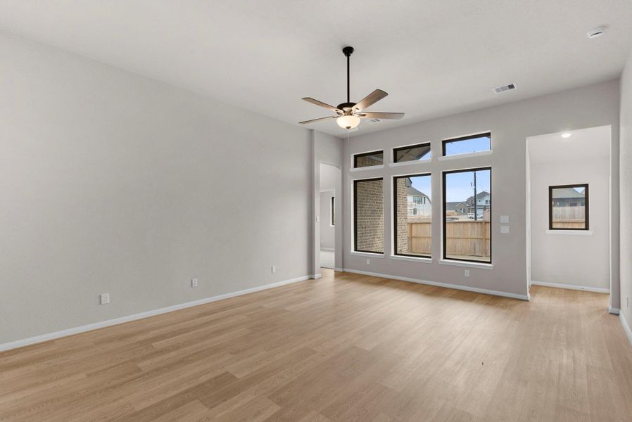 Spacious, unfurnished interior of a new home in Escondido, Magnolia (Image 26).