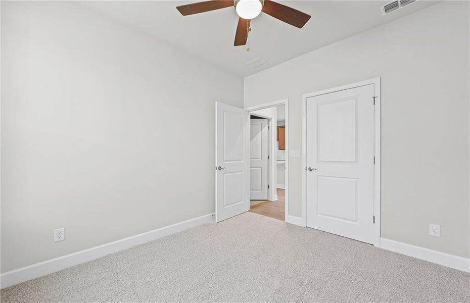 Spacious, unfurnished interior of a new home in Del Webb at Lake Oconee, Greensboro (Image 20).
