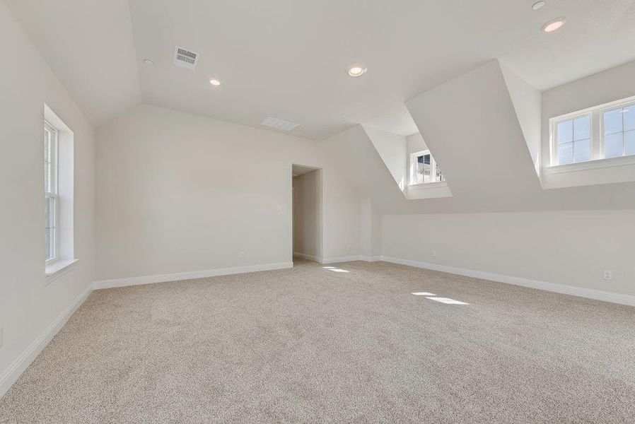 Spacious, unfurnished interior of a new home in Cedar Ridge Estates, Grand Prairie (Image 16). Spacious, unfurnished interior of a new home in Cedar Ridge Estates, Grand Prairie (Image 16).