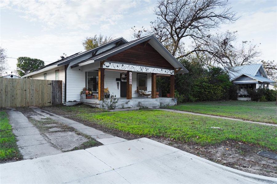 Exterior details and patio area of a home in , Fort Worth (Image 24). Exterior details and patio area of a home in , Fort Worth (Image 24).
