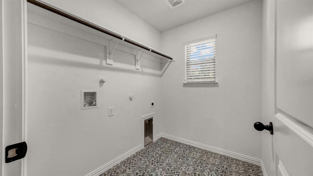 Spacious, unfurnished interior of a new home in , Poolville (Image 16).