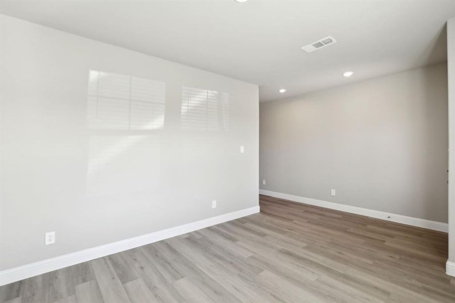 Photo is not of the actual home, but is an inspirational photo of builder’s model home and may depict options, furnishings, and/or decorator features that are not included. Photo is not of the actual home, but is an inspirational photo of builder’s model home and may depict options, furnishings, and/or decorator features that are not included.