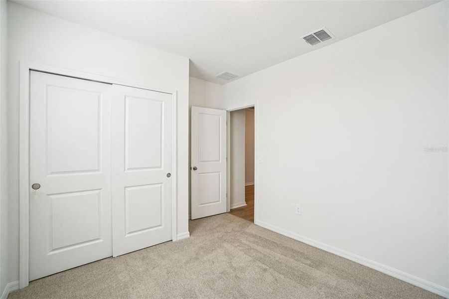 Spacious, unfurnished interior of a new home in Hamilton Bluff - Signature Series, Lake Hamilton (Image 19).